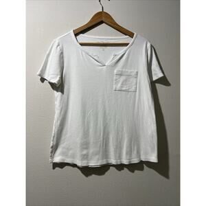 Chico’s 1 chicos White Tee Women's Medium Short Sleeve V Neck Knit Top Pocket